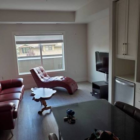 Furnished 2 bedroom suite in a luxury complex - Photo 1