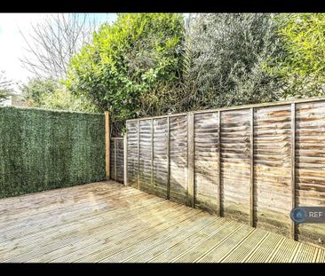 2 bedroom end of terrace house to rent - Photo 5