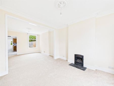 3 bedroom terraced house to rent - Photo 2