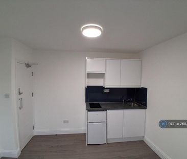 Studio to rent - Photo 5