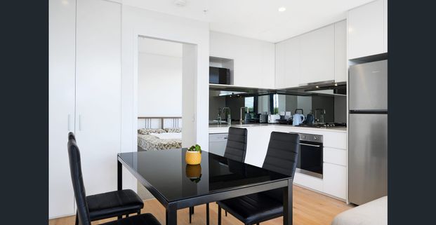 Spacious Fully Furnished 1-Bedroom Apartment in Epping - Photo 1