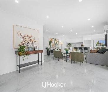 Fully Renovated & Spacious Dual-Living Family Home in Central Dande... - Photo 3