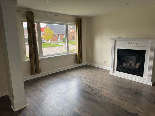 For Lease - 97 Central Park Boulevard Unit# UPPER, Oshawa, Ontario - Photo 1