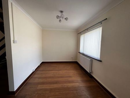 3 bedroom detached house to rent - Photo 2