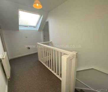 2 bedroom property to rent in Westcliff On Sea - Photo 1