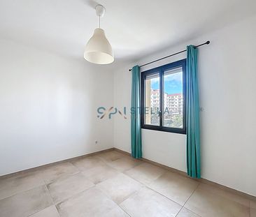 Location Appartement 4 pièces 79m² AJACCIO 20090 - Photo 2