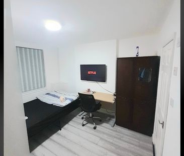 Room in a Shared House, Erith Road, LE2 - Photo 3