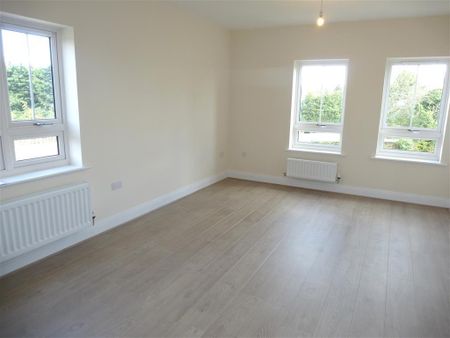 Kingfisher Drive, MAIDENHEAD - Photo 2