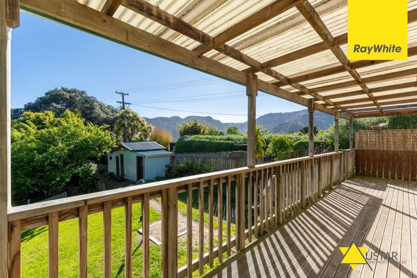 A Peaceful Retreat in the Heart of Huia - Photo 1