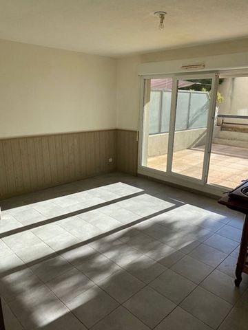 Location Appartement 2 pièces 41m² CHATEAURENARD 13160 - Photo 4