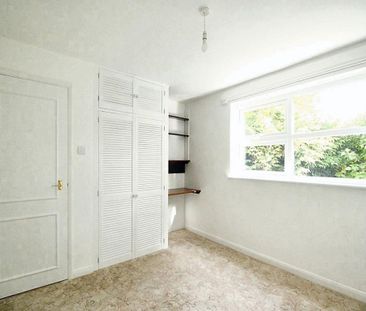 4 bedroom detached house to rent - Photo 2