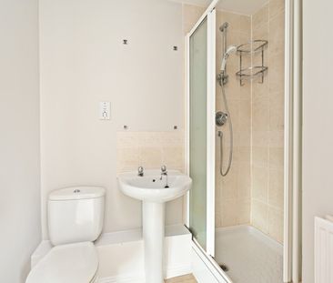 Brock Close, Deepcut, GU16 - Photo 6
