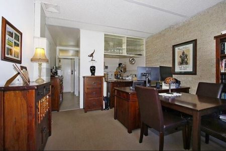 CONVENIENTLY LOCATED 2 BEDROOM UNIT - Photo 3