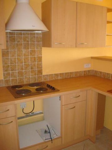 Location Appartement 3 pièces 69m² DRAGUIGNAN 83300 - Photo 5