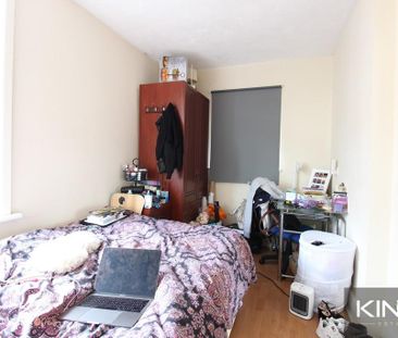 4 bedroom semi-detached house to rent - Photo 3