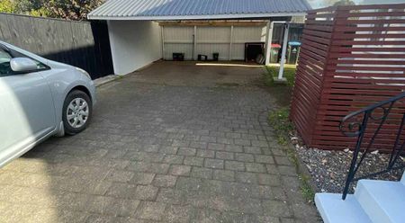 3 Bedrooms House in Mt Roskill - Photo 5