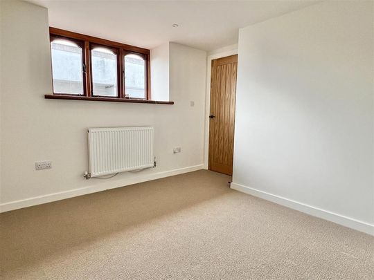 2 bedroom barn conversion to rent - Photo 1