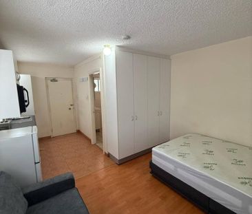 STUDIO APARTMENT - Photo 3