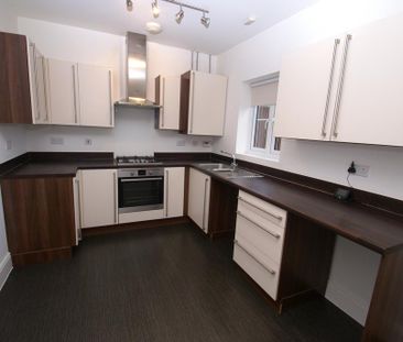 3 bedroom end of terrace house to rent - Photo 6