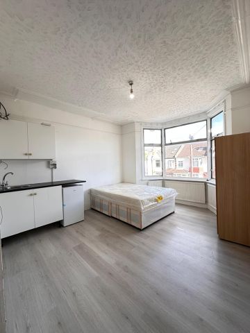Studio Flat, Jesmond Avenue, HA9 - Photo 2