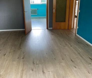 Helle Dachwohnung in ruhiger und zentraler Lage - Photo 1