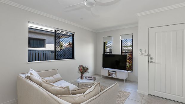 39 Hurricane Street, Oonoonba - Photo 1