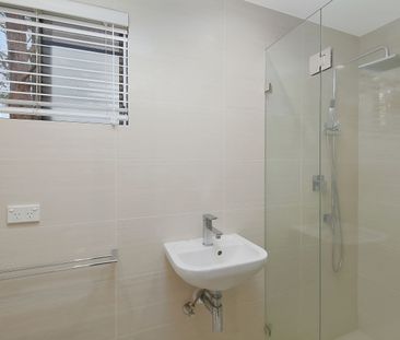 Well Maintained 3 Bedroom plus Study, Full Brick Villa in Handy Loc... - Photo 4