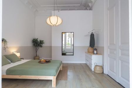 Carrer de Pau Claris, Barcelona, Catalonia 08010 - Foto 5