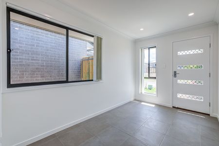 6 Heron Lane, Bahrs Scrub QLD 4207 - House For Rent | Domain - Photo 2