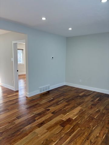 For Lease - 260 Hillside Drive, Mississauga, Ontario - Photo 2