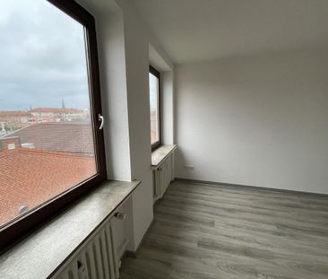 Große, helle Wohnung mit Balkon in Bremerhaven - Foto 3