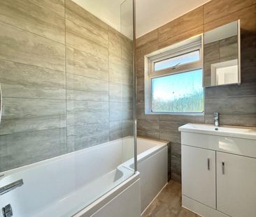 3 bedroom House To Let - Photo 2