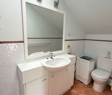 Partly Furnished Studio Style Bedsit - Photo 5