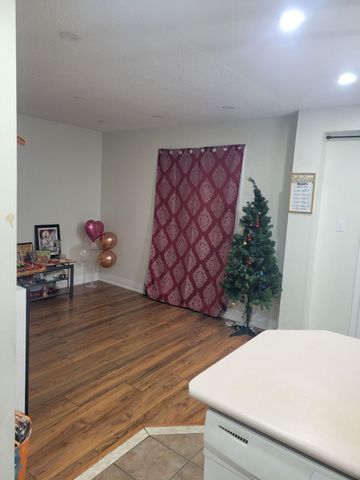 For Lease - 3 Fairbank Court Unit# Upper, Brampton, Ontario - Photo 3