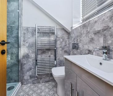 3 bedroom end of terrace house to rent - Photo 4