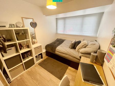 5 bedroom terraced house to rent - Photo 4