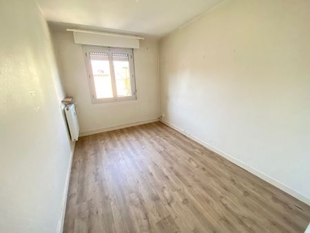 Location Appartement 5 pièces 122m² - Photo 3