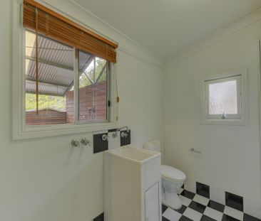 EAST TAMWORTH - Classic Three Bedroom Home for Lease - Photo 1
