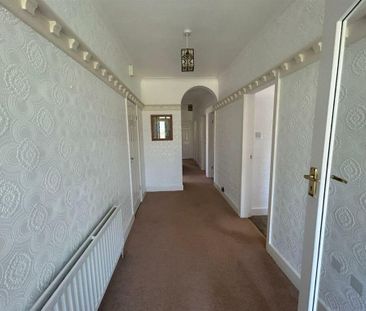 3 Bedroom Bungalow on Whalley Road, Blackburn - Photo 3