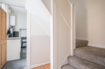 3 bedroom terraced house to rent - Photo 2