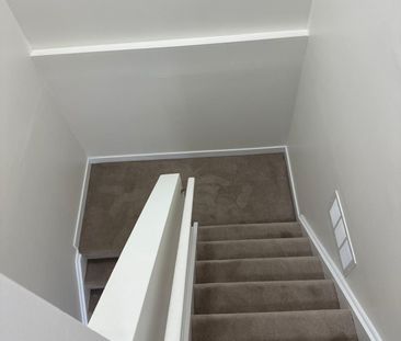 For Lease - 130 Sekura Crescent, Cambridge, Ontario - Photo 4