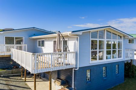 Family Home - Photo 5