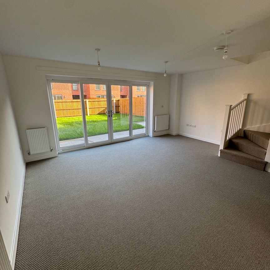 Red Hand Close, Burton upon Trent, Staffordshire, DE14 1FB - Photo 1