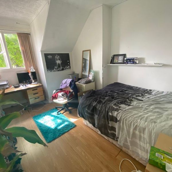 Harlaxton Drive Lenton, Nottingham - Photo 1