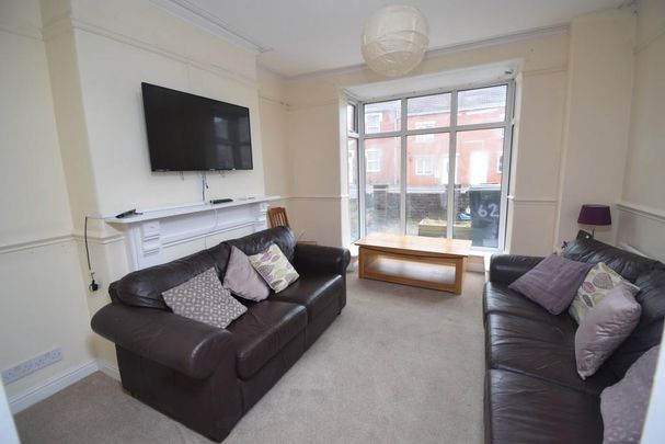 1 bedroom in a house share to rent - Photo 1