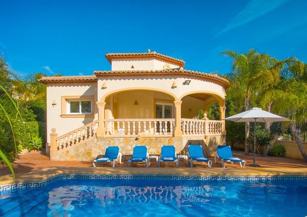 VILLA FOR RENT ALL YEAR ROUND WITH PRIVATE POOL IN MORAIRA