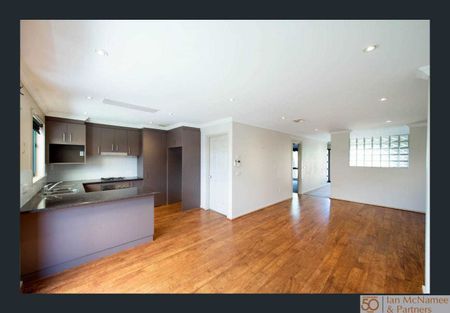 14 Glow Worm Grove, Harrison ACT 2914 - Terrace For Rent | Domain - Photo 3