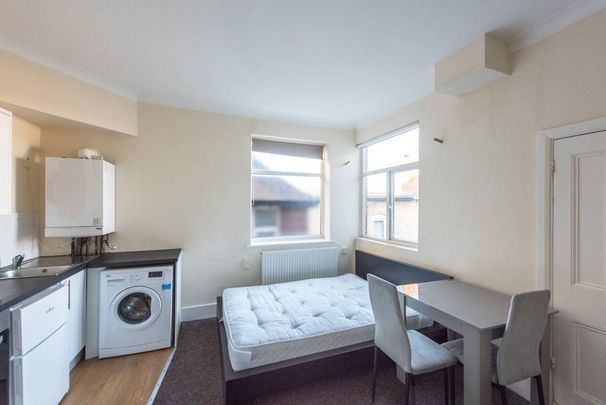 Studio to rent - Photo 1