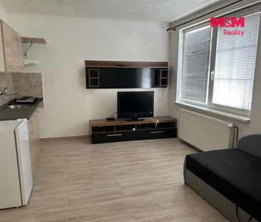Pronájem bytu 1+kk a garsoniéry 16 m², Na Poříčí 55, Králův Dvůr Ka... - Photo 2