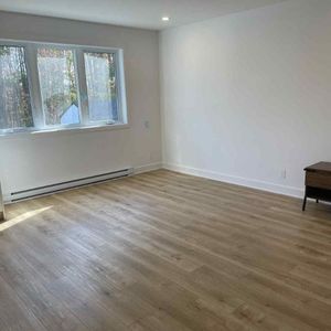 Cowansville semi-meublé 5 et 1/2 - Photo 2